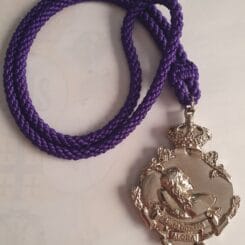 Nueva medalla Santo Entierro